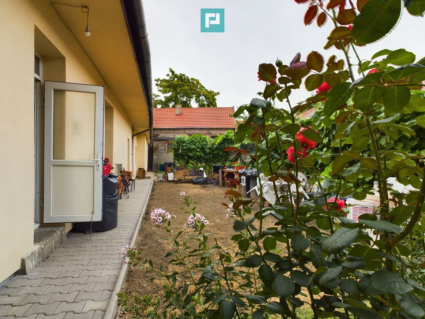 Apartament 2 camere la curte comună - Poză 1