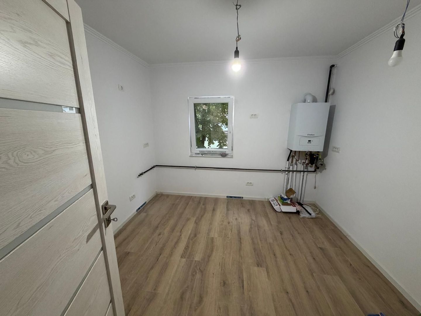 Dâmbovița| 3 camere | 2 băi | Boxa | Complet renovat | Încălzire în pardoseală - Poză 6