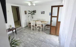 🏡 Casă renovată cu 6 camere, teren 557 mp – Berceni, Prahova - Poză 39