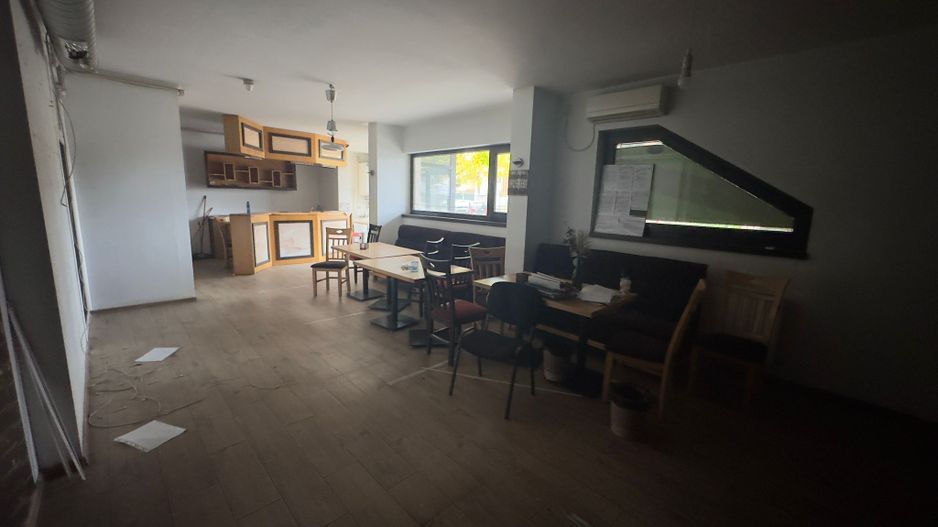 SPATIU COMERCIAL, 160 MP UTILI, CENTRALA, BLOC NOU, COMPARTIMENTAT - Poză 4