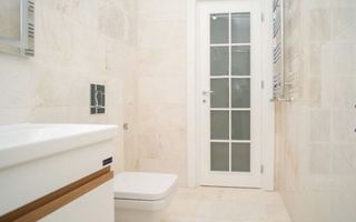 Apartament cu 2 camere în Royal Town, Iași – ideal pentru birouri, cabinete sau spații comerciale - Poză 5