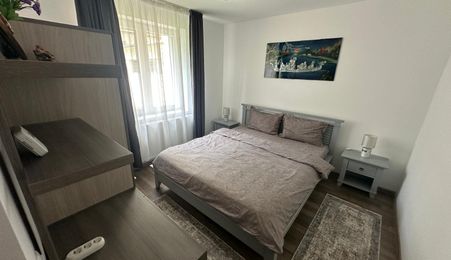 Apartament de 2 camere, decomandat, 53mp, parcare, Zona Foto