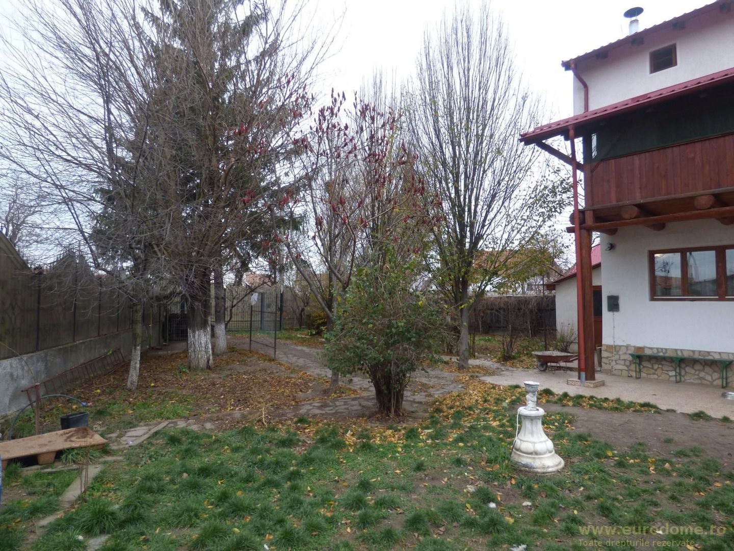 Proprietate deosebita - casa cu curte si livada - Poză 7