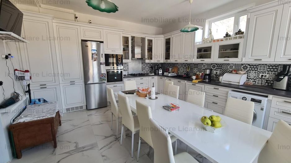 Apartament 3 camere la casa Centru Istoric utilat,mobilat 265000Eur - Poză 3