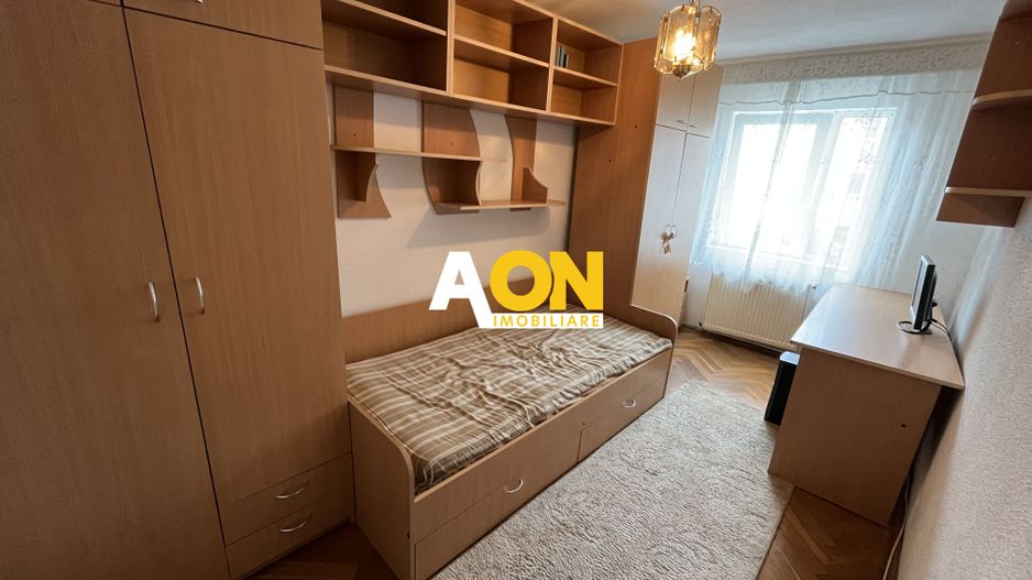 Apartament cu 3 Camere, Etaj Intermediar, Zona Cetate - Poză 6