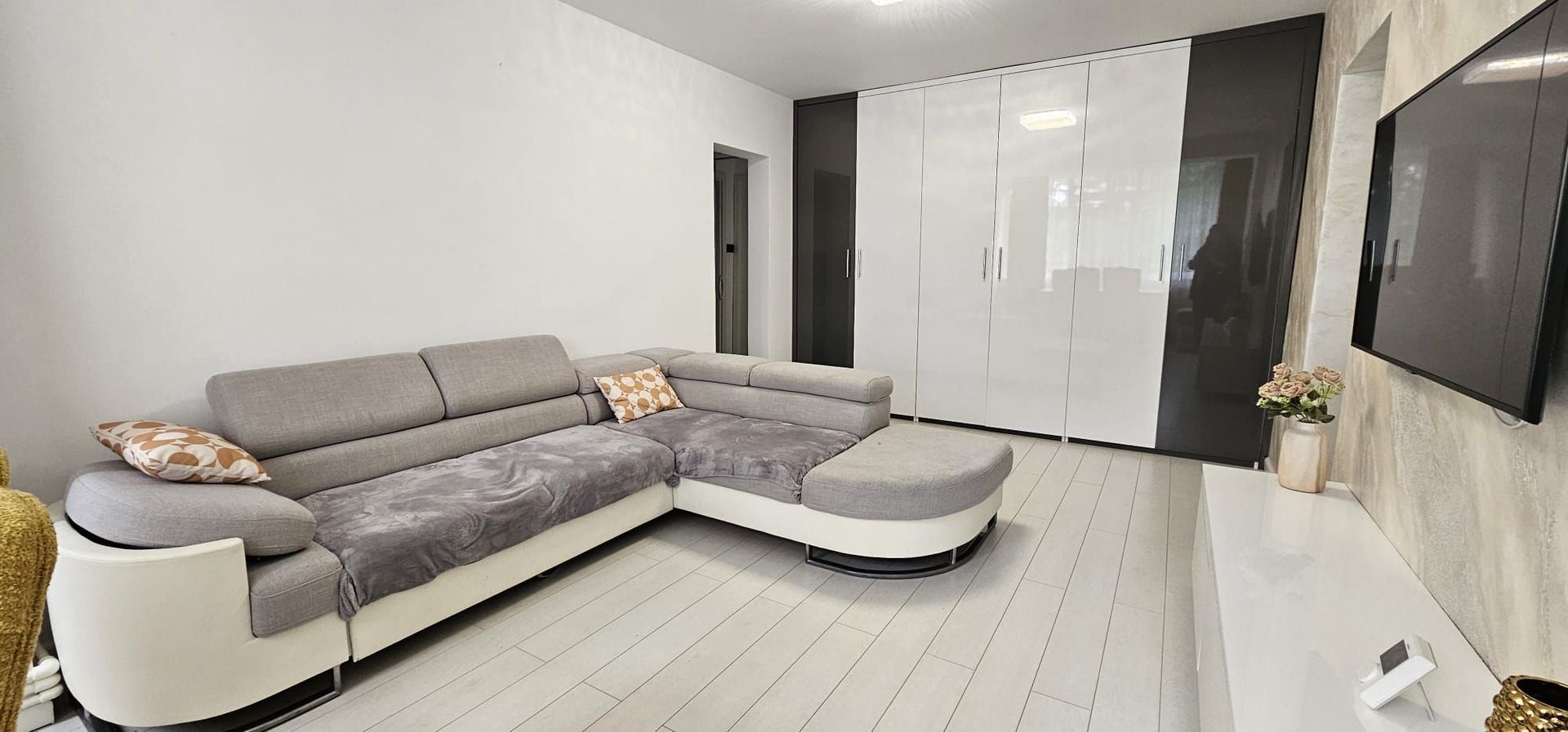 Inchiriez apartament 3 camere – Tiglina 3, etaj 1, mobilat si utilat - Poză 2