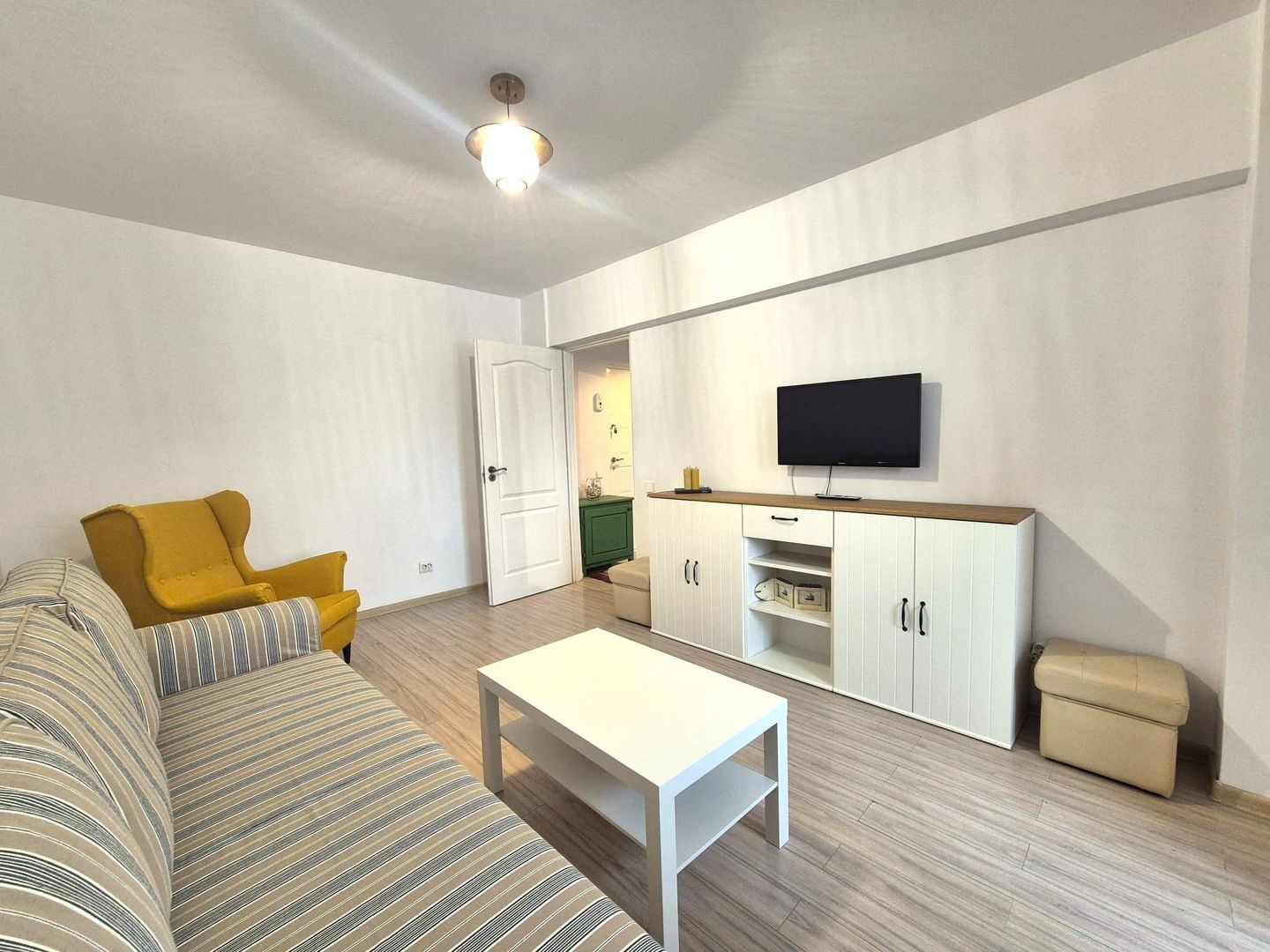 Exclusivitate - Zona Spitalul Judetean, apartament renovat complet - Poză 1