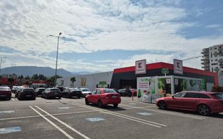 Cladire mixta - 4000 mp cu chirias - Poză 6