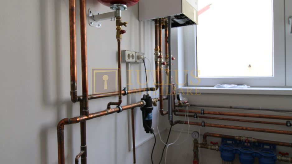 Casa zona Lunei, 5 camere + 3 bai, centrala proprie, rezidential sau birouri ! - Poză 20