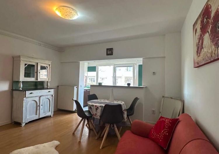 Apartament de vanzare - Poză 1