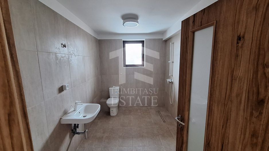 Spatiu Comercial Stradal P+Etaj - 440 Utili - Teren 765 mp - Parcare - Poză 6