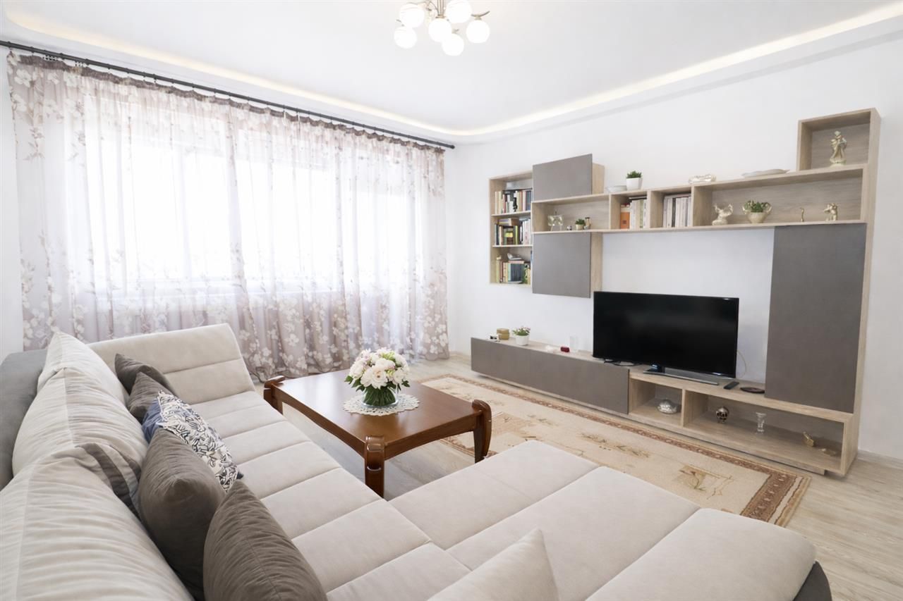 Premium Clasa A, 75mp, luminos, mobilat, echipat, ca nou, panorama, Tractorul, B - Poză 1