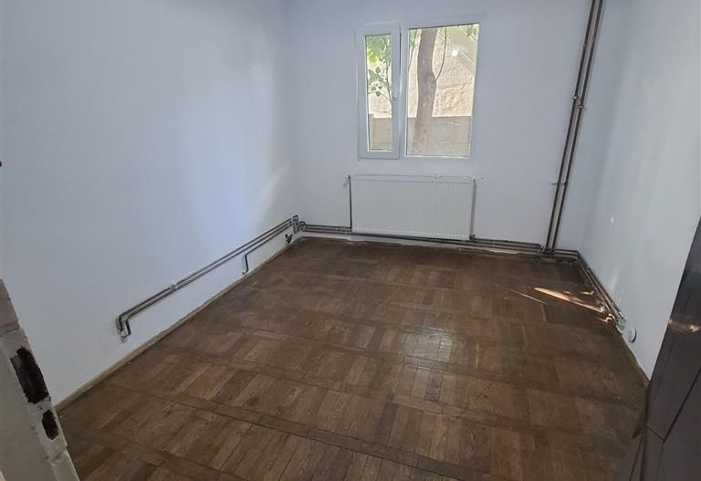 Favorit-Gh Lazar 3 camere parter cu centrala proprie - Poză 15