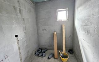 Casa 12 camere, pretabila ca pensiune sau pentru apartamentare - Poză 4