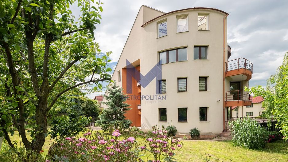 Vilă cu 1.350 mp teren în mijlocul orașului Grădina Botanică - Poză 6