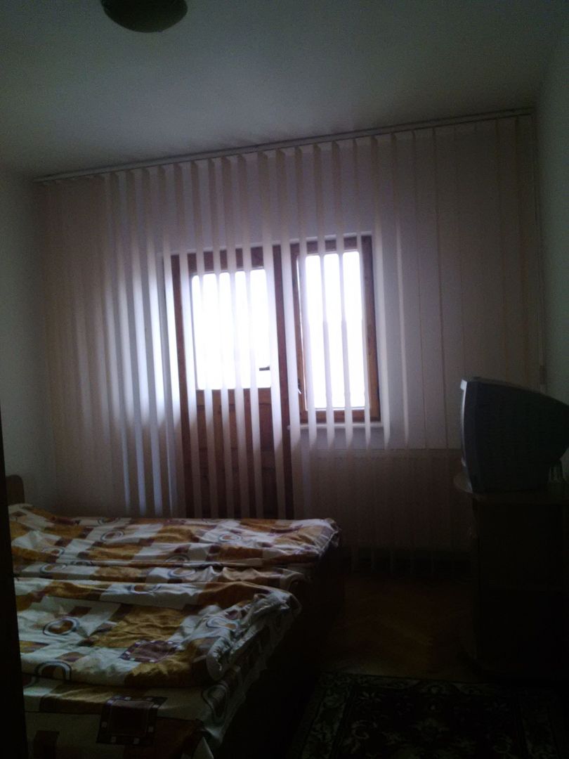 Casa 6 camere - cazare 15 persoane, Nord - Poză 12