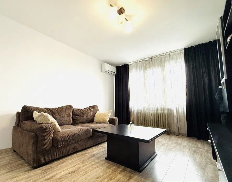De vanzare Apartament 3 camere Crangasi - Poză 1