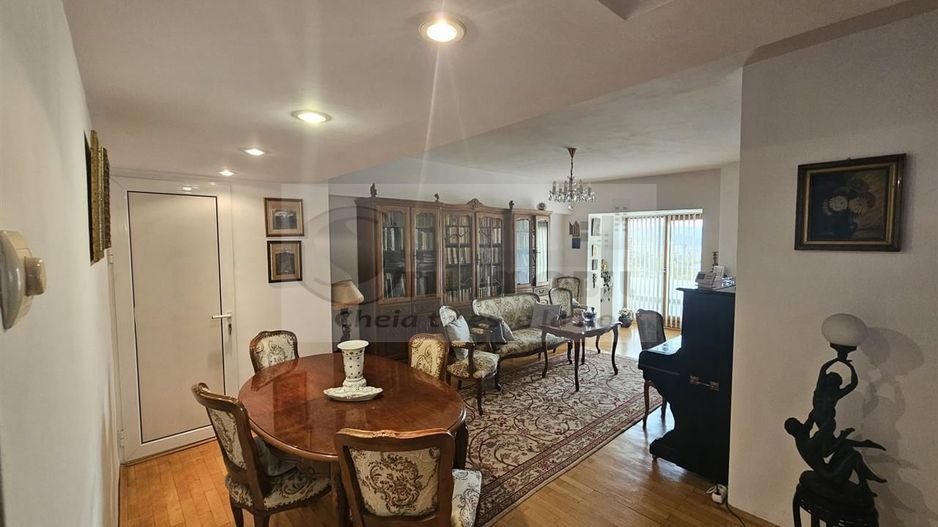 Apartament 4 camere - Hala Centrala - Poză 2