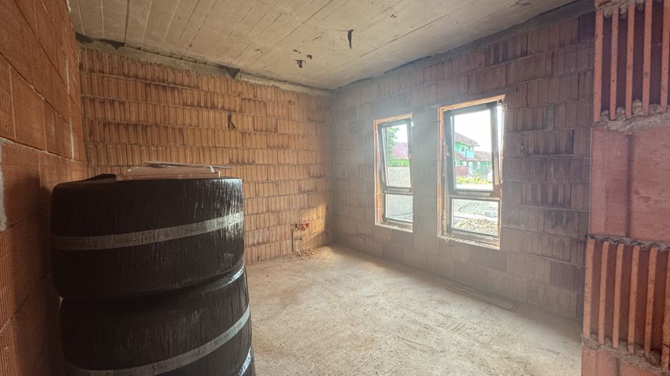 Sanmihaiu Roman,1/2 Duplex , Parter, 3 camere,o baie ,Terasa Acoperita - Poză 9