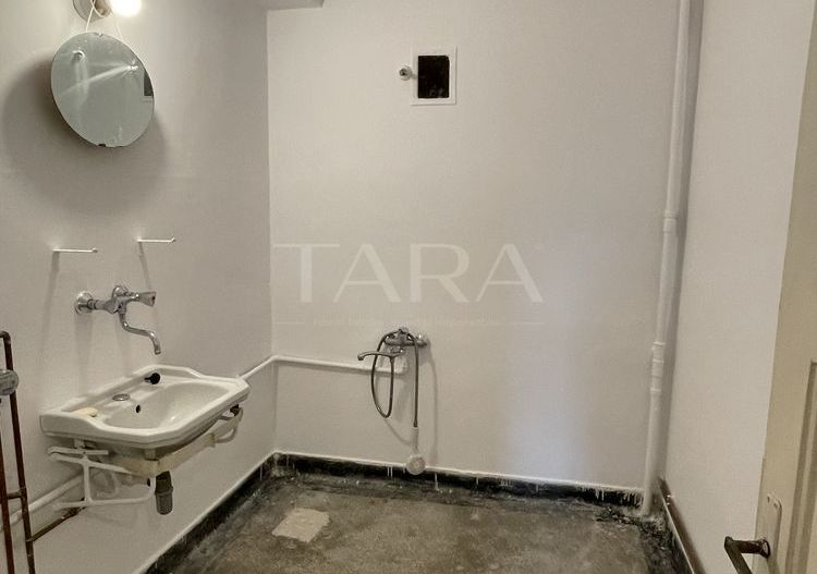 Apartament ultracentral– 37 mp, bloc cu lift. - Poză 5