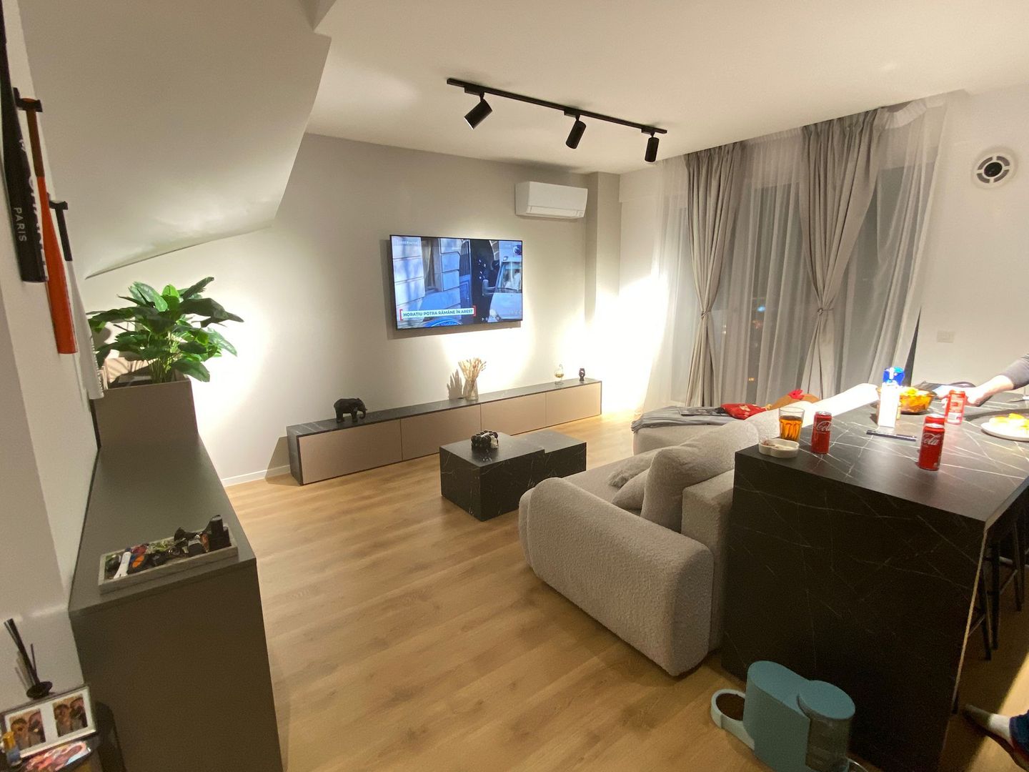 De Inchiriat Apartament 3 Camere de Lux, pe 2 Nivele, Sebastian sect.5 - Poză 1