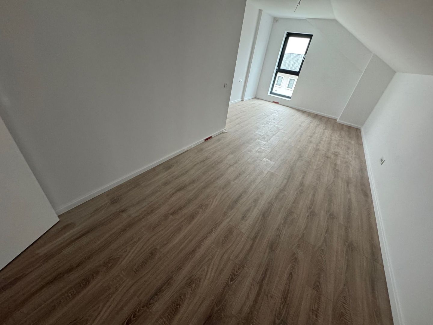 Vile Otopeni 23 august 5 camere, TOATE utilitatile - Poză 8