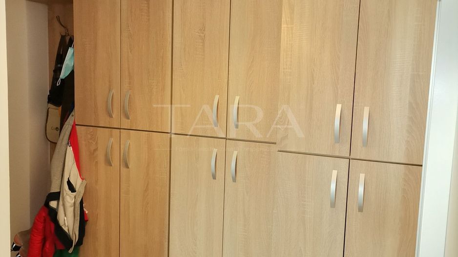 Apartament cu 3 camere, terasă de 30mp cu piscină, 2 parcări subterane - Poză 5