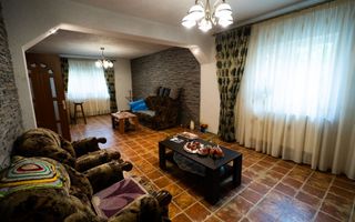 Casă modernă și cochetă cu grădină frumoasă în Techirghiol - Poză 2