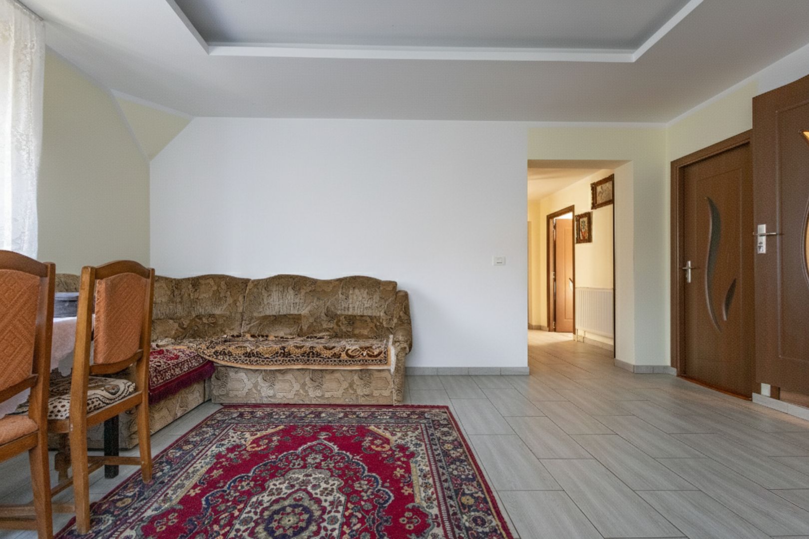 Casă / Vilă cu 6 camere de vânzare în zona Sagului - Poză 3
