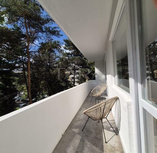 Apartament renovat, balcon mare, zonă verde liniștită, Iulius Mall. - Poză 10