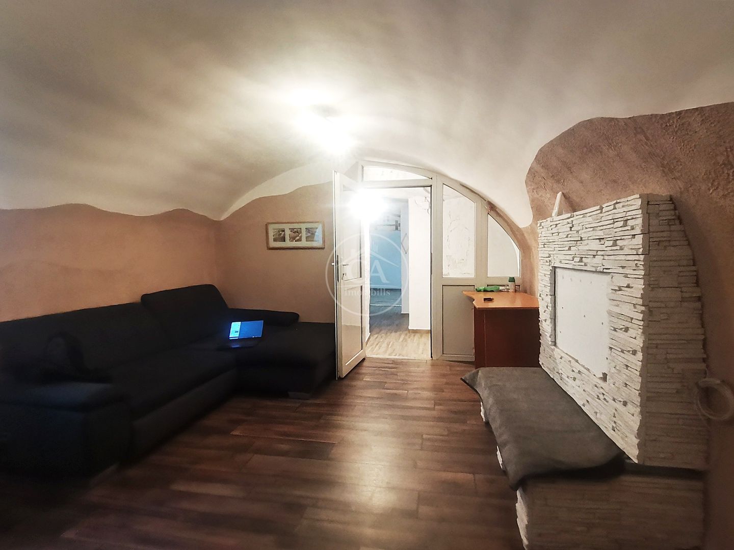 Spatiu comercial de vanzare la curte comuna Ultracentral, Oradea - Poză 1