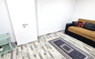 Vand casa recent renovata cu 900 mp curte si gradina in Carpinis - Poză 4