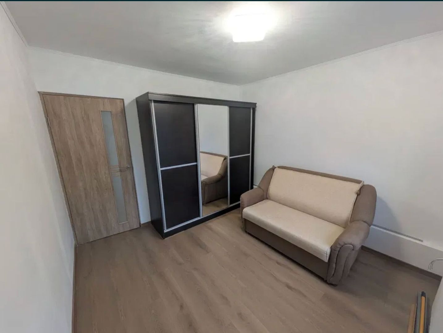 AP. 3 CAMERE - RAHOVA, CENTRALA, PARCARE INCLUSA, MASINA SPALAT VASE - Poză 4