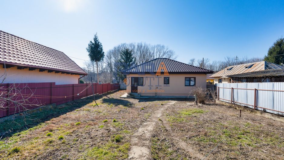 Casă nouă - 2800 mp teren - Poză 13