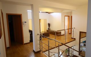 Casă / Vilă cu 5 camere de vânzare în zona Dumbravita - Poză 10