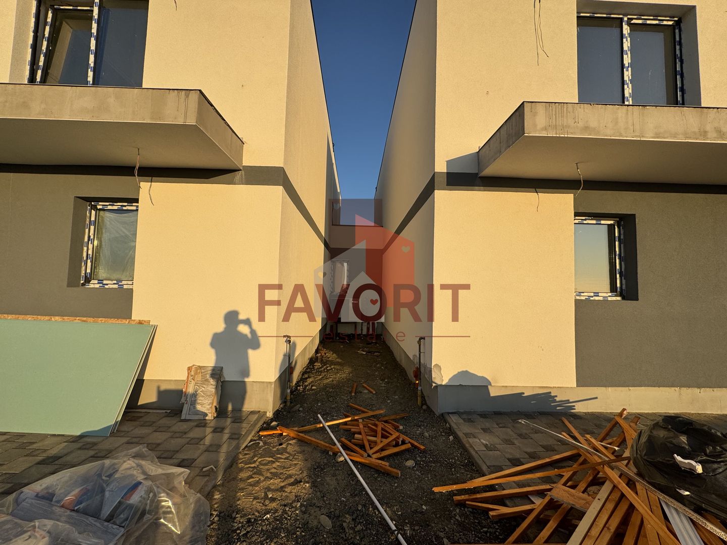 Comision 0%. Panouri si pompa de caldura. Despartit prin camera tehnica - Poză 2