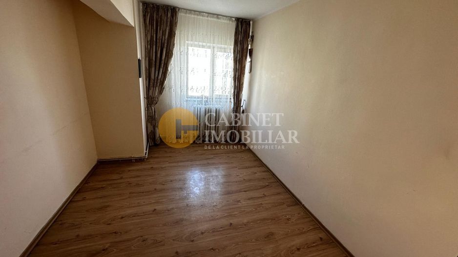 Apartament cu 3 camere decomandat, 2 bai, etaj intermediar - Gara - Poză 2