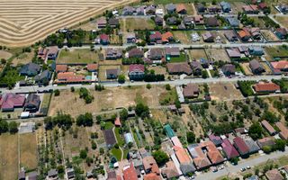 Loc de casă în Sânleani 412mp - Poză 11