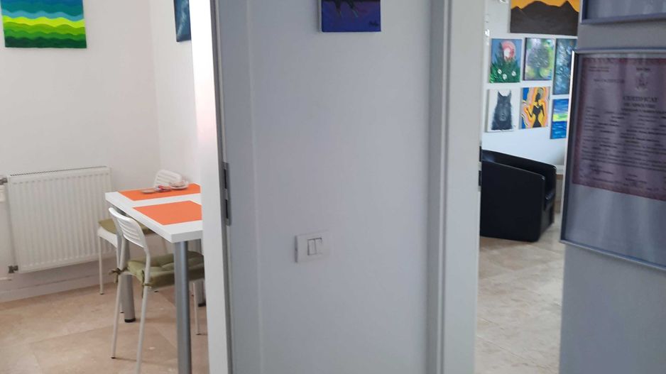 Studio Piata Romana, renovat complet, vedere panoramică dublă - Poză 5