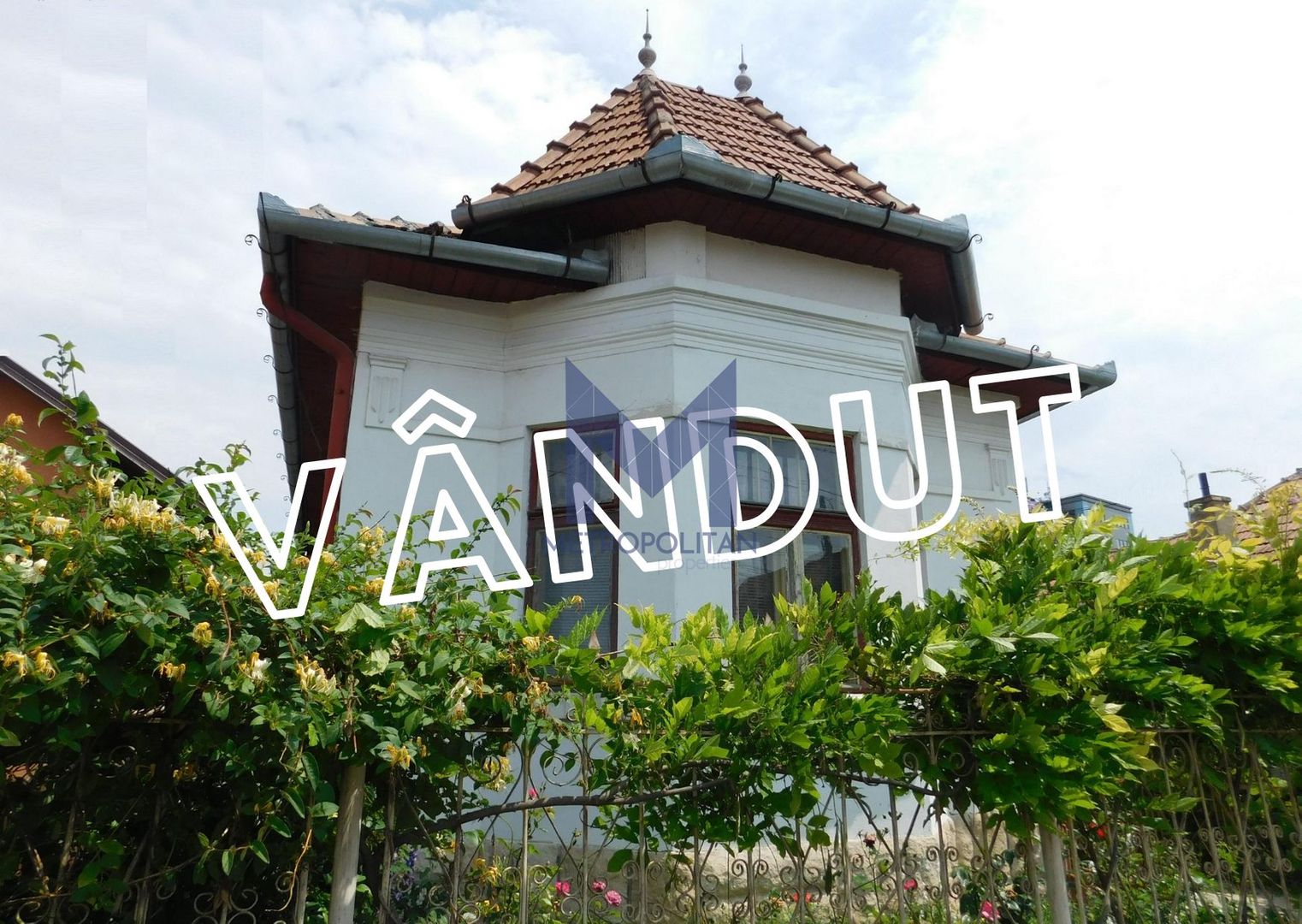 Casă cu arhitectură deosebită de vânzare, cu 800 mp teren, lângă Dedeman - Poză 1