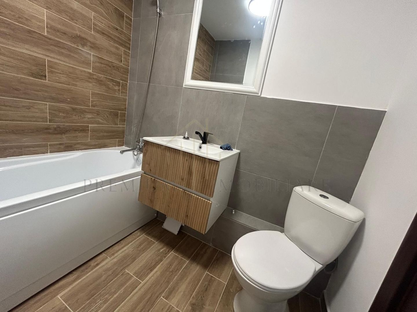 Apartament 3 camere  2 băi | renovat 2025 | parcare - Poză 19