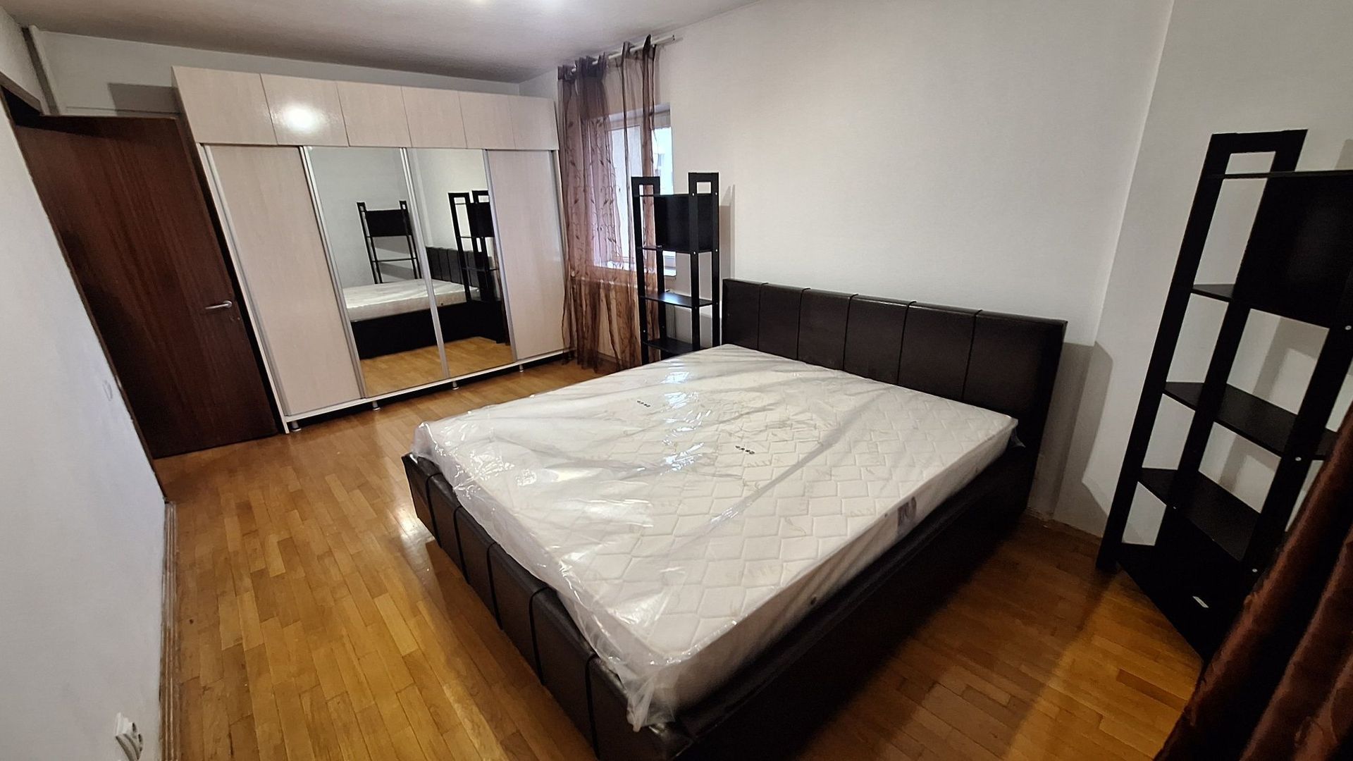 Apartament 3 camere, etaj 2, balcon închis, mobilat complet, Pantelimon - Poză 1