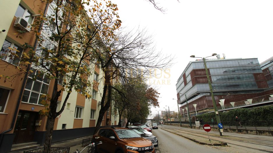 Piata 700; centrala proprie, la prima inchiriere dupa renovare. - Poză 20