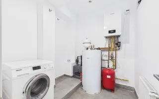 Vila unica de vanzare, gradina matura si vedere la Lac, in zona Tei - Poză 26