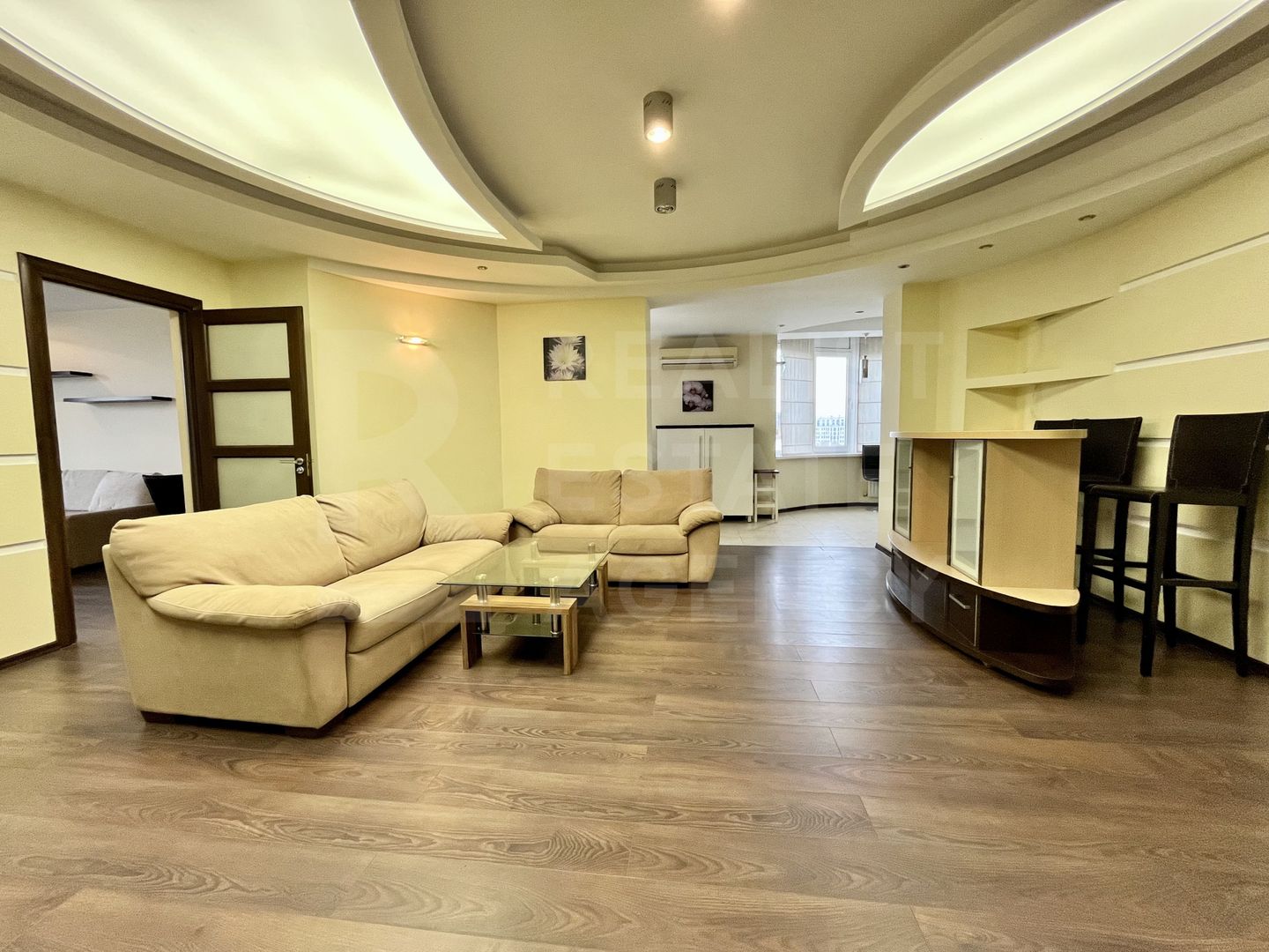 Chirie, apartament, 4 camere, str. Vasile Alecsandri, Centru - Poză 1