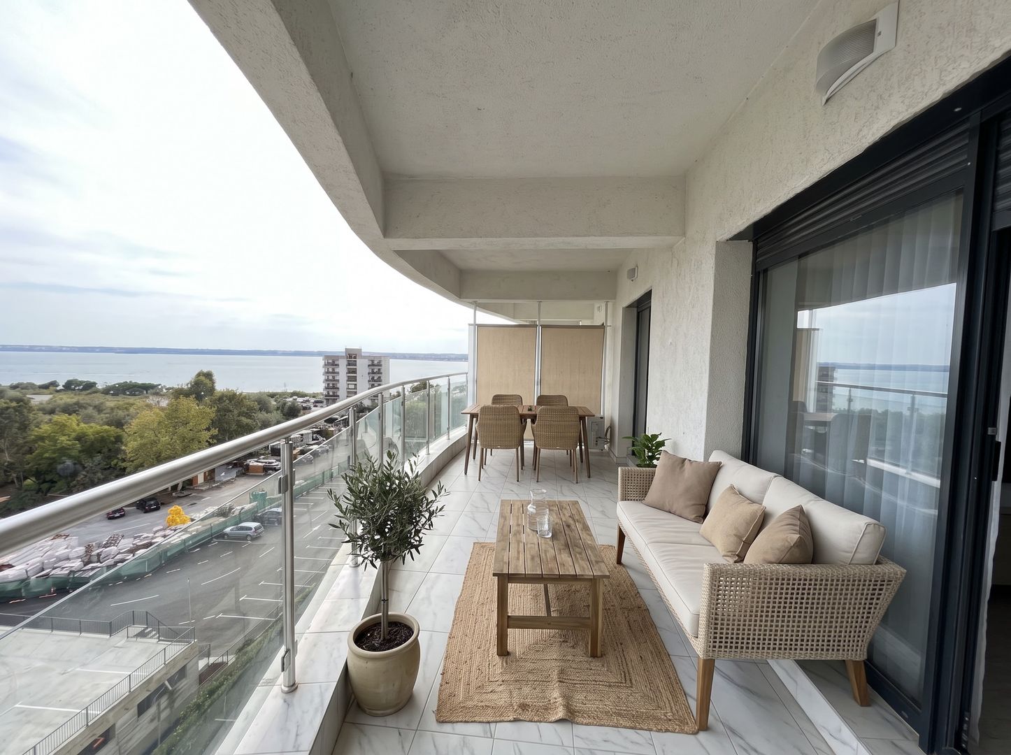 Apartament cu 2 camere, 2 bai | Casa del Mar | Restaurant si  Piscina - Poză 8