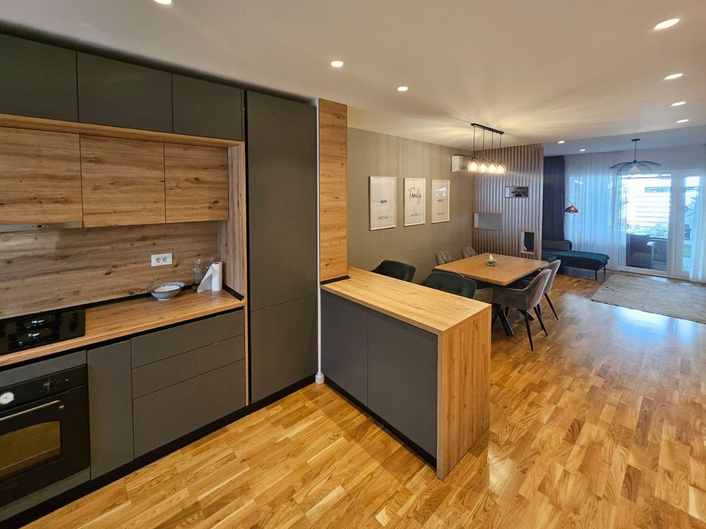 Chirie I Vila 5 camere Pipera I Gradina si zona barbecue I 2 parcari - Poză 4