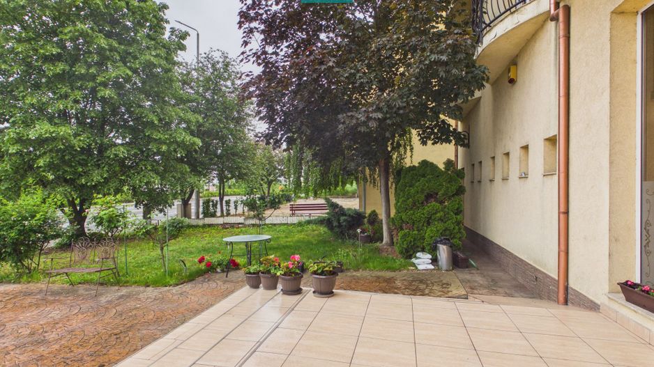 Pensiune 367 mp la drum principal Sântandrei - Poză 2
