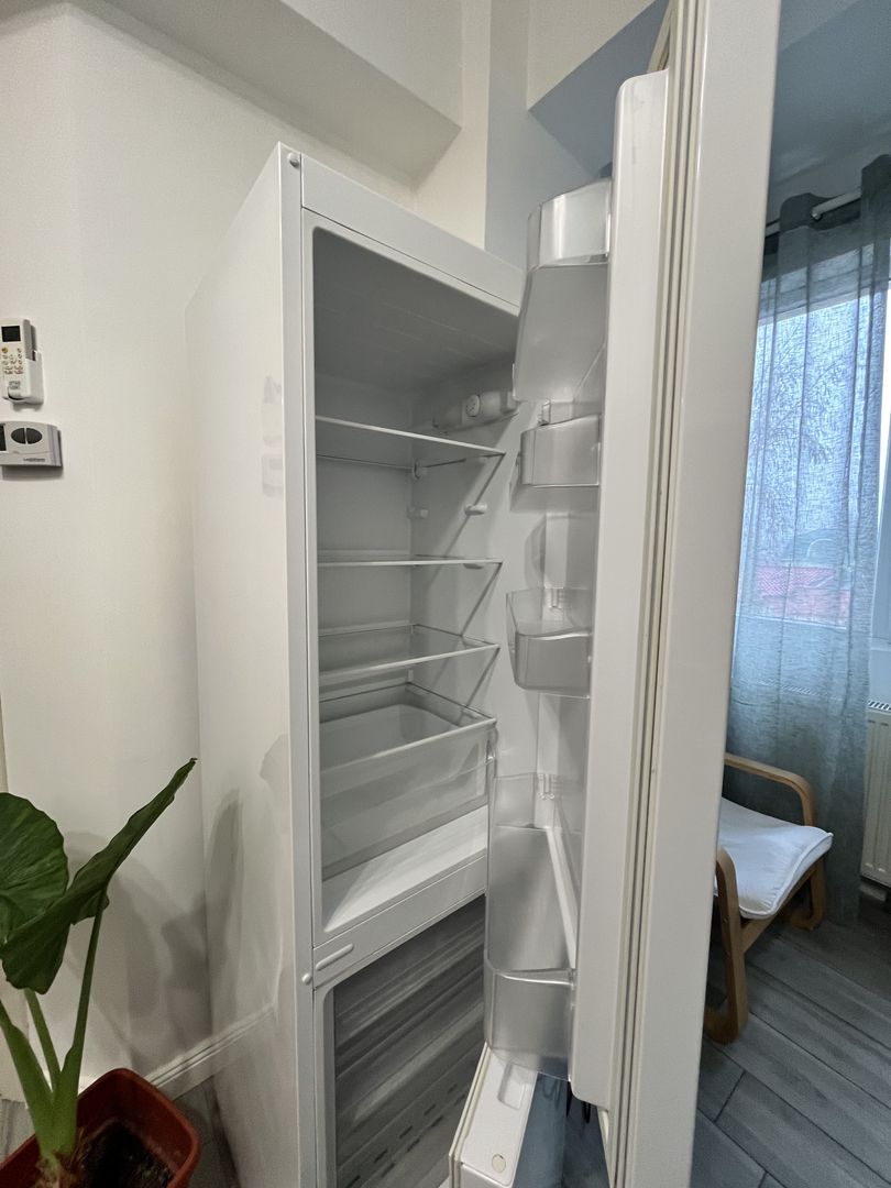 Studio bine compartimentat, parcare, complet mobilat, renovat, mutare imediata - Poză 11