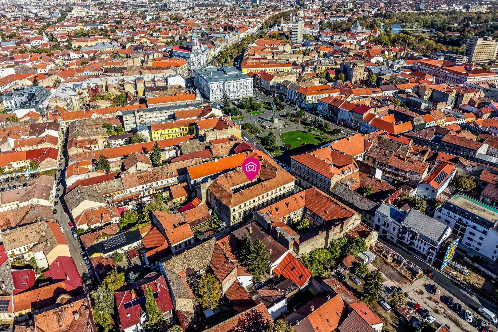 Imobil istoric de mari dimensiuni, în Piața Avram Iancu - Poză 8